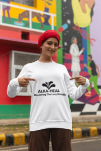 mockup-of-a-woman-with-a-turban-pointing-at-her-crewneck-sweatshirt-m38658